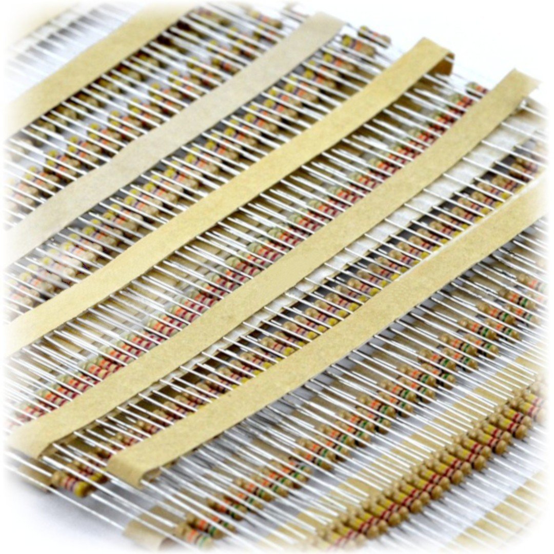Set of THT 1/4W resistors described - 640 pieces.