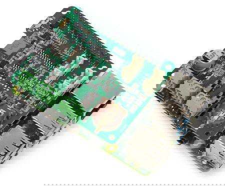 The subject of the sale is the CAN BUS overlay. The Raspberry minicomputer must be purchased separately.