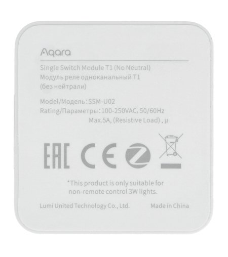 Device sticker with technical specifications.