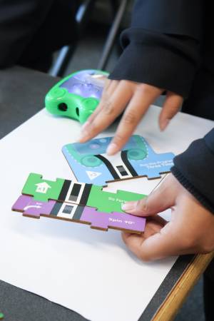 Lesson in a Box - Screenless Programming Educational Kit for Mai-Z the MouseBot - Kitronik 56137