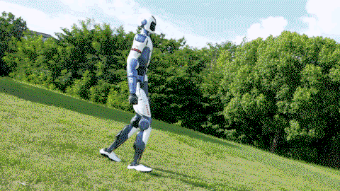 Humanoid robot - Unitree R1 Basic - Crismon Hero